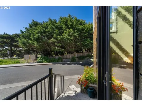 2791 Colony Circle Bandon OR 97411