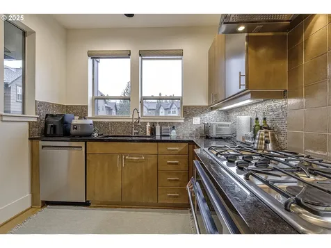 10489 SW Windwood Way Portland OR 97225