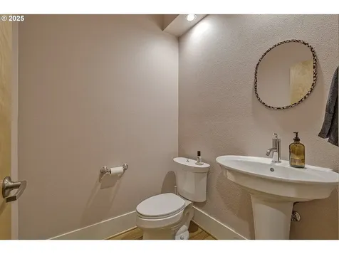 10489 SW Windwood Way Portland OR 97225