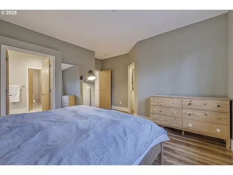 10489 SW Windwood Way Portland OR 97225