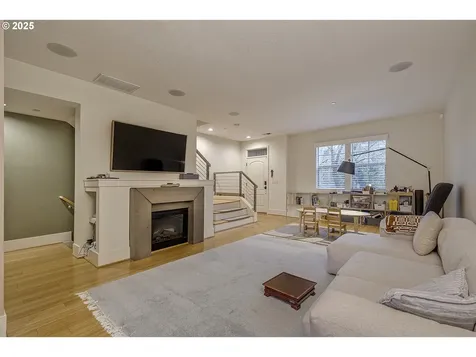 10489 SW Windwood Way Portland OR 97225