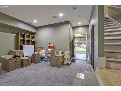 10489 SW Windwood Way Portland OR 97225