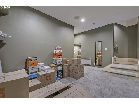 10489 SW Windwood Way Portland OR 97225