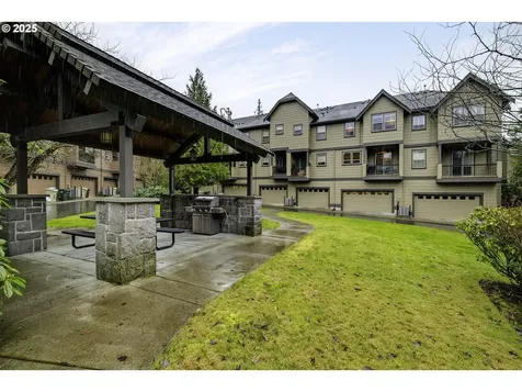 10489 SW Windwood Way Portland OR 97225