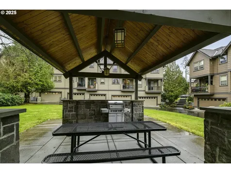 10489 SW Windwood Way Portland OR 97225