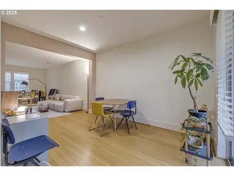 10489 SW Windwood Way Portland OR 97225