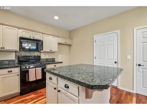 2413 Nw Byrne Terrace Portland OR 97229