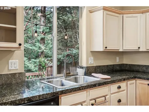 2413 Nw Byrne Terrace Portland OR 97229
