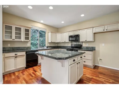 2413 Nw Byrne Terrace Portland OR 97229