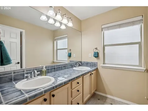 2413 Nw Byrne Terrace Portland OR 97229