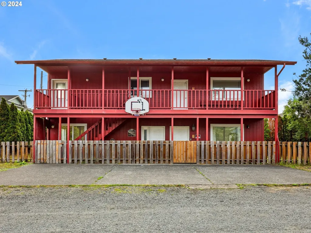 880 Avenue M Seaside OR 97138