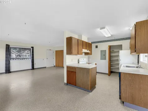 880 Avenue M Seaside OR 97138