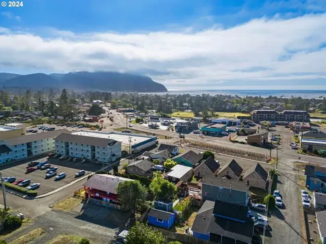 880 Avenue M Seaside OR 97138