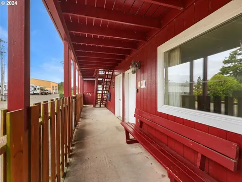 880 Avenue M Seaside OR 97138