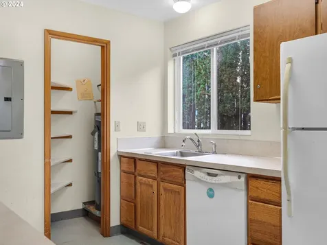 880 Avenue M Seaside OR 97138