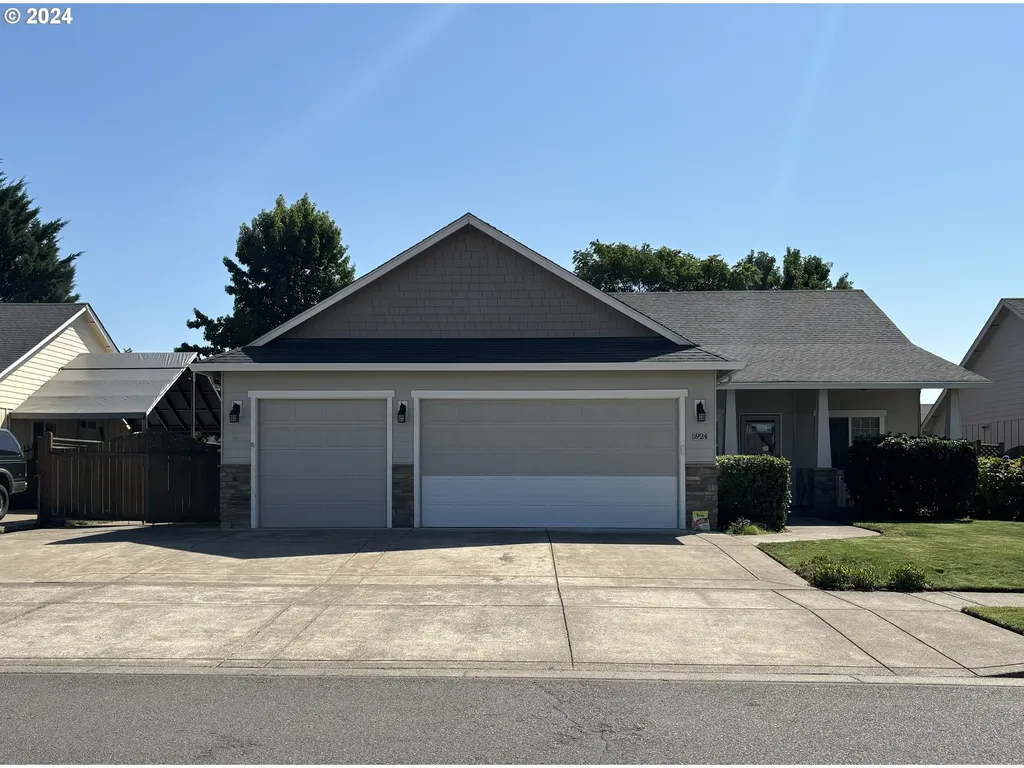 5924 Landmark Lane Eugene OR 97402