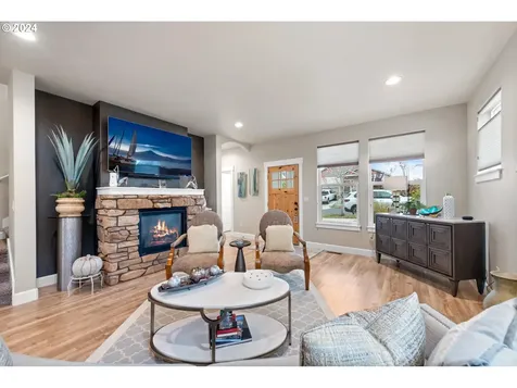 490 NW 28th Street Redmond OR 97756