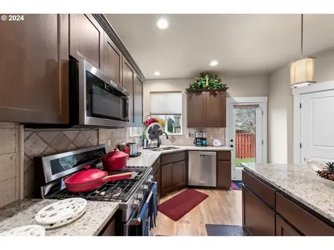 490 NW 28th Street Redmond OR 97756