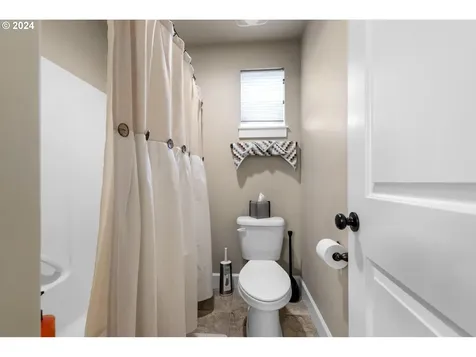 490 NW 28th Street Redmond OR 97756