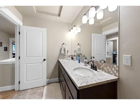 490 NW 28th Street Redmond OR 97756