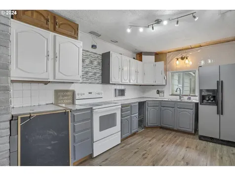 1212 Clark Mill Road Sweet Home OR 97386
