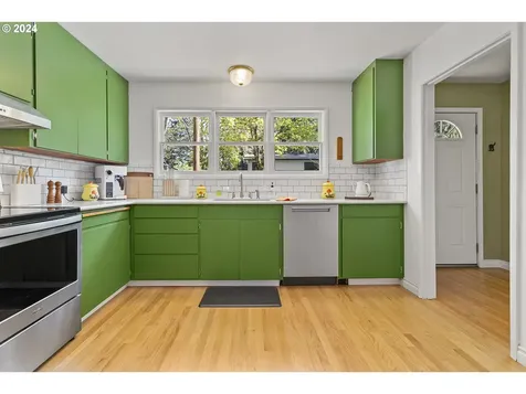 16309 Lake Forest Boulevard Lake Oswego OR 97035