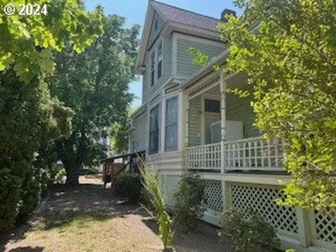 214 E 7th Place The Dalles OR 97058