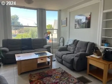 214 E 7th Place The Dalles OR 97058