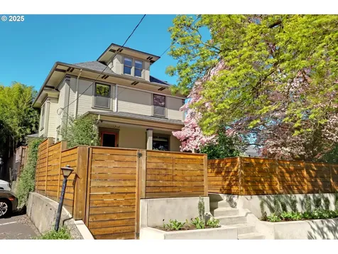 2033 SE Ash Street Portland OR 97214