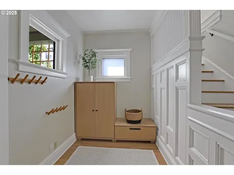 2033 SE Ash Street Portland OR 97214