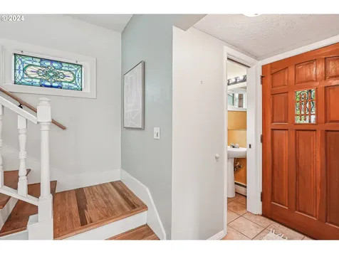 1532 Se Tolman Street Portland OR 97202