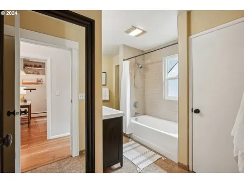 1532 Se Tolman Street Portland OR 97202