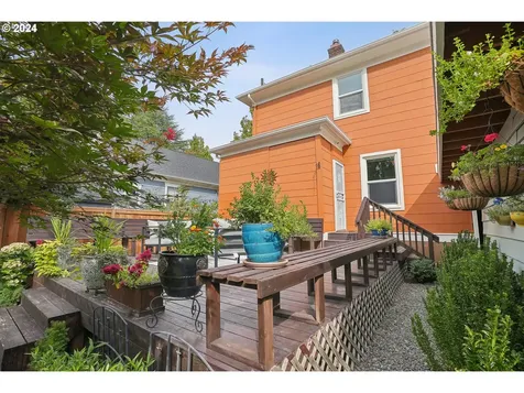 1532 Se Tolman Street Portland OR 97202