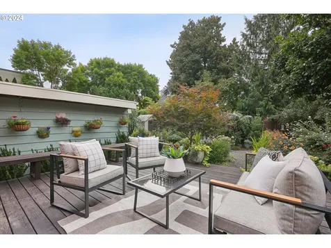 1532 Se Tolman Street Portland OR 97202