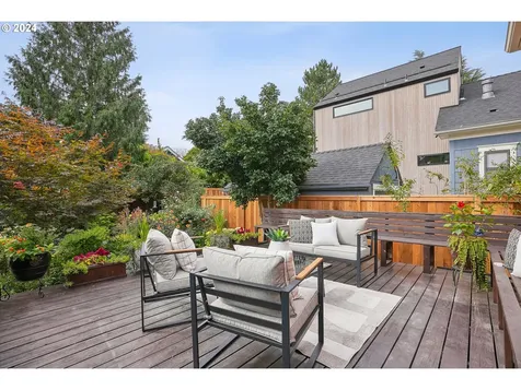 1532 Se Tolman Street Portland OR 97202