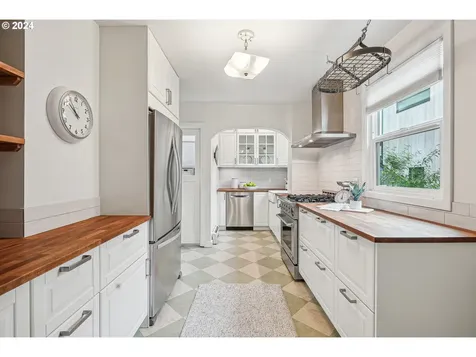 1532 Se Tolman Street Portland OR 97202