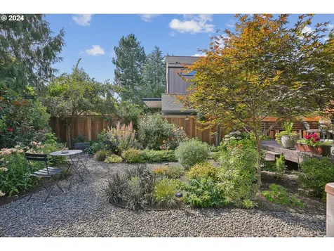 1532 Se Tolman Street Portland OR 97202