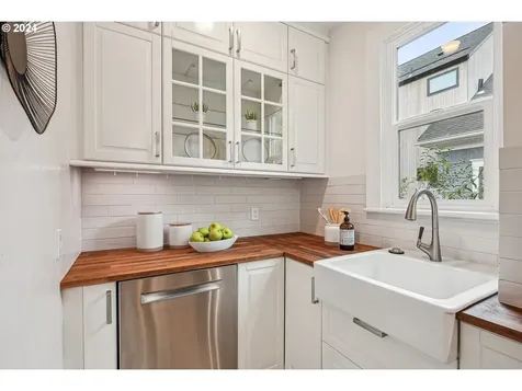 1532 Se Tolman Street Portland OR 97202