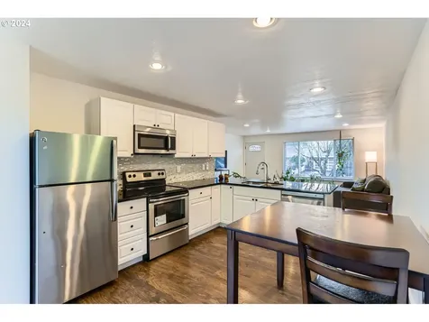 19717 SW Murphy Street Beaverton OR 97078
