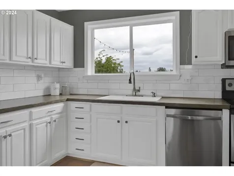 206 Sunday Drive Creswell OR 97426