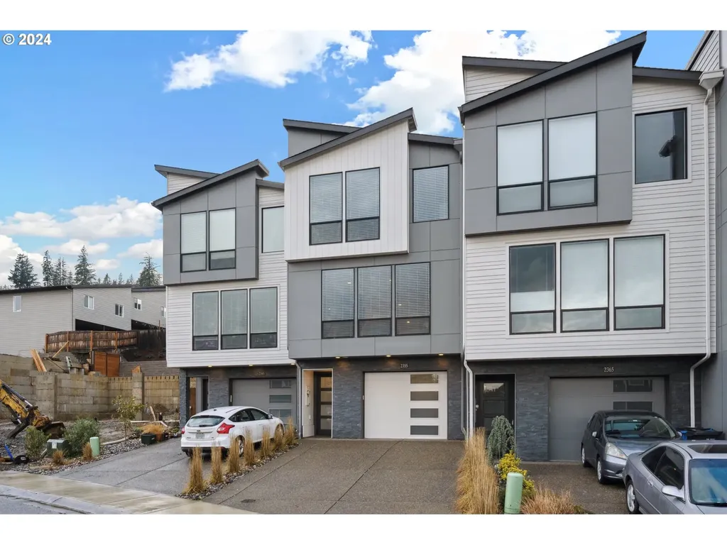 2355 N R Street Washougal WA 98671