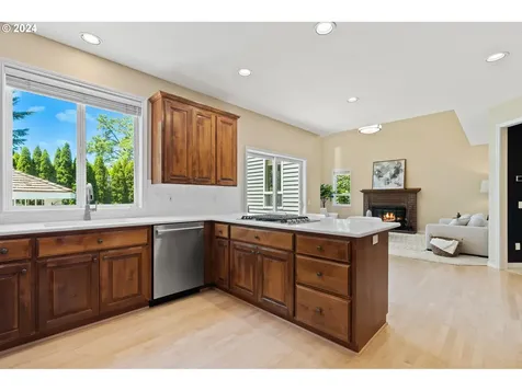 12715 Adrian Court Lake Oswego OR 97034