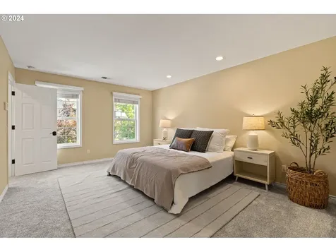 12715 Adrian Court Lake Oswego OR 97034