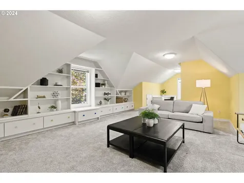 12715 Adrian Court Lake Oswego OR 97034