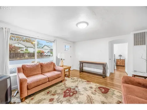 449 W Agee Street Roseburg OR 97471