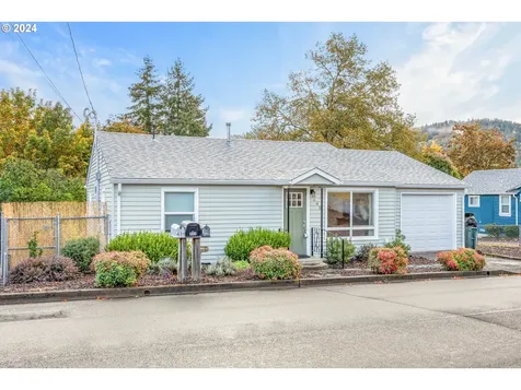 449 W Agee Street Roseburg OR 97471
