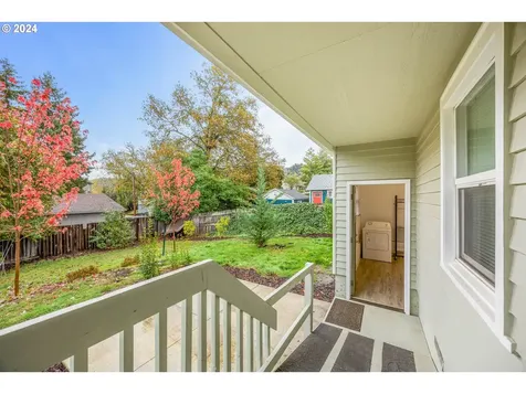 449 W Agee Street Roseburg OR 97471