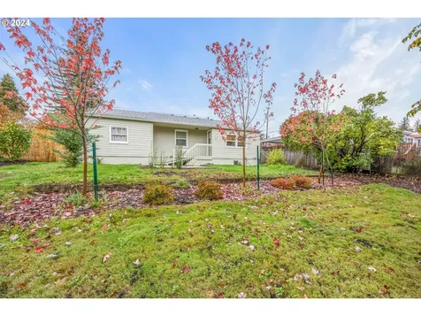 449 W Agee Street Roseburg OR 97471