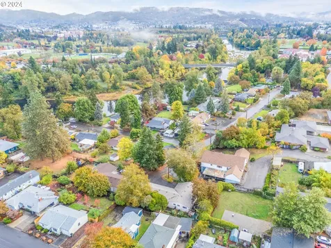 449 W Agee Street Roseburg OR 97471