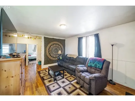 517 26th Avenue Longview WA 98632